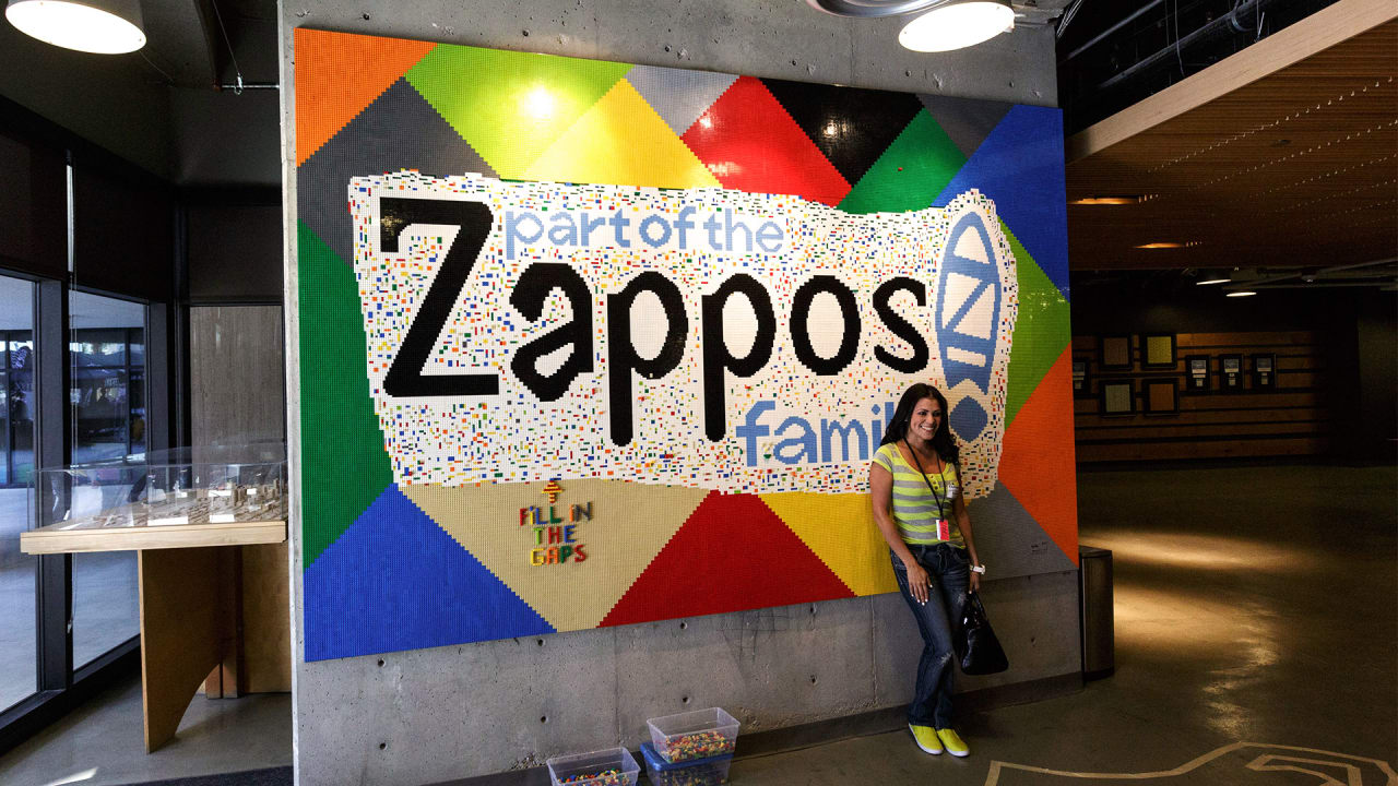 Zappos employees hiringplug HR Brand